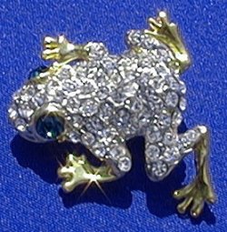 #43 Pin Jewelry - Frog with Green Eyes